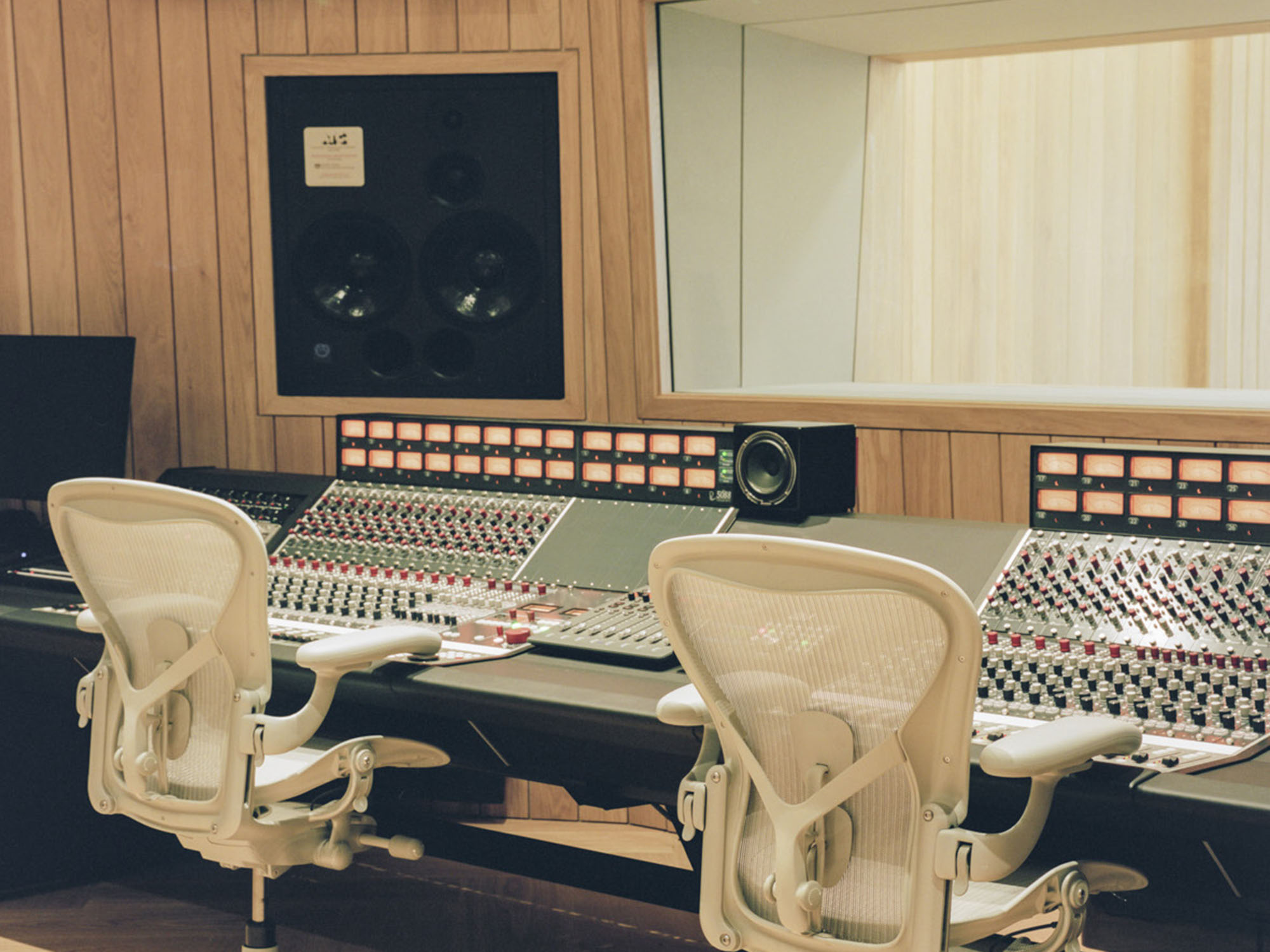 SRM_Visiting Artists_hero